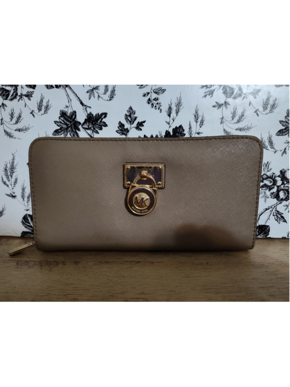 Women's Michael Kors Wallet One Size Beige Gold